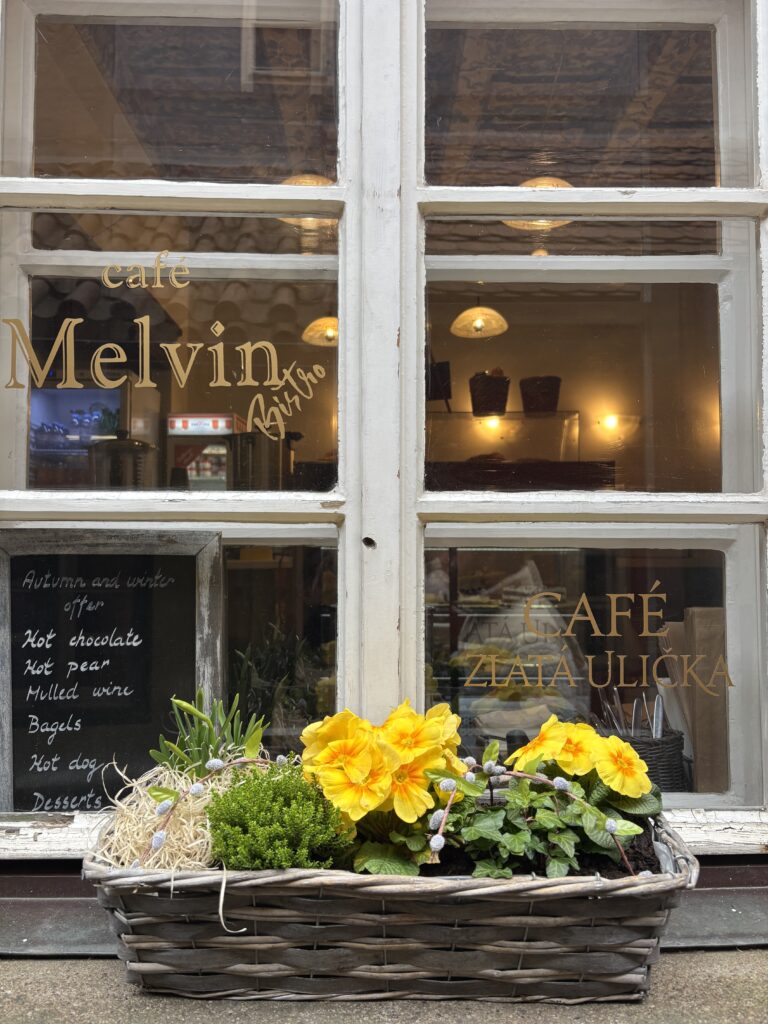 Café dans la ruelle d’Or