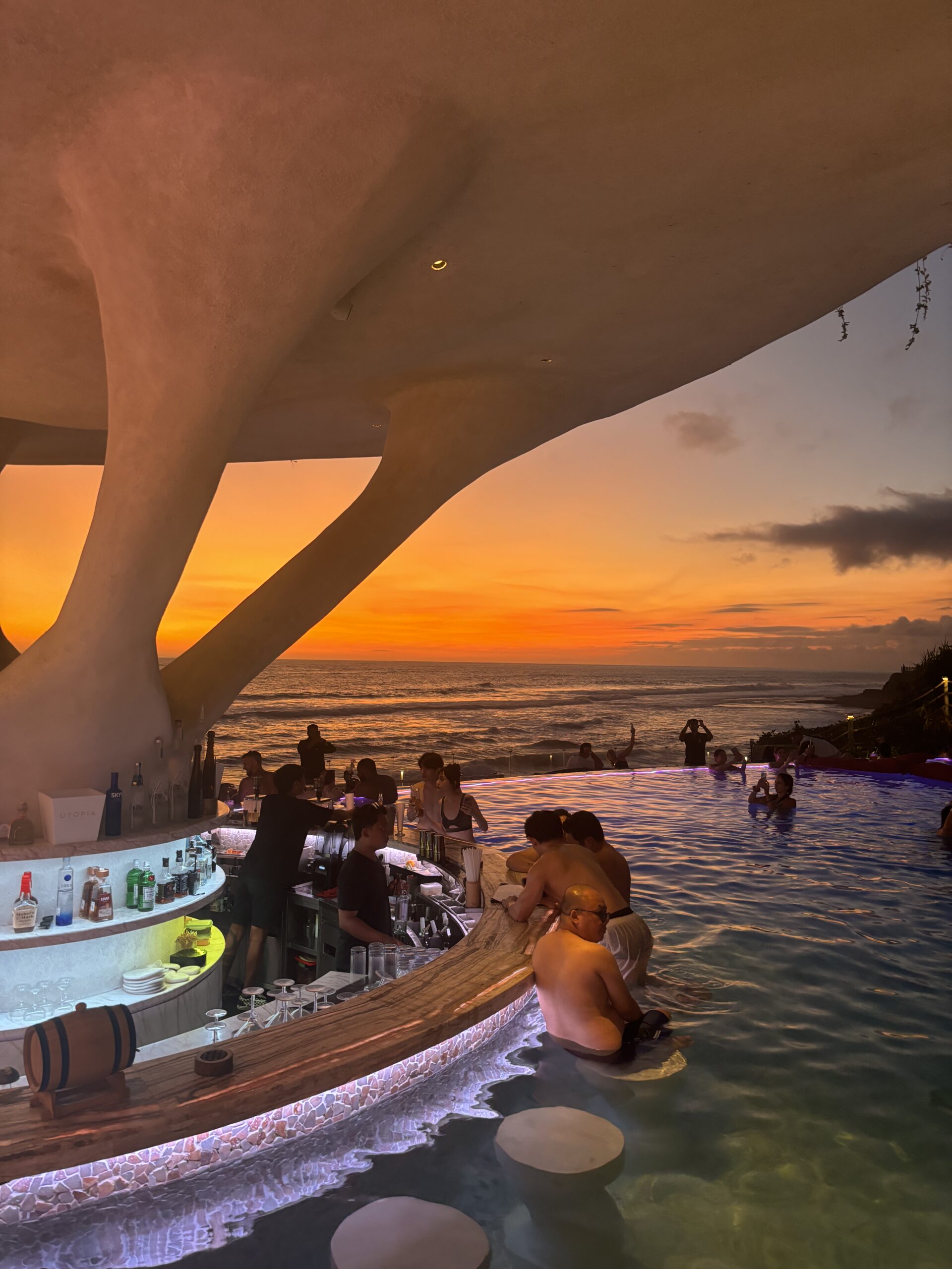 Luna Beach club -Sunset Luna Beach club -Sunset