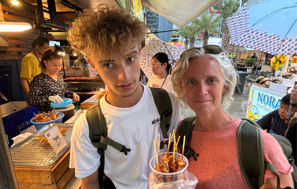 Jodd Fairs- night market